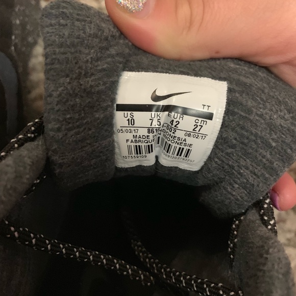 women's black nike high tops